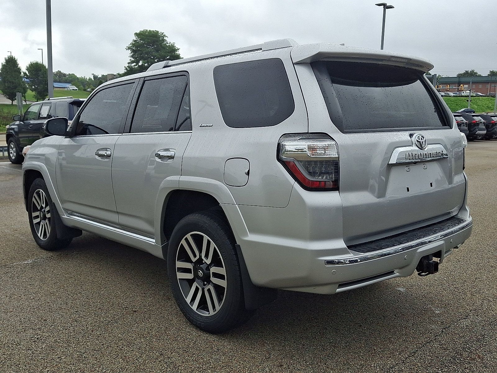 Used 2021 Toyota 4Runner Limited AWD/4WD image 4