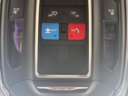 Used 2025 Dodge Charger R/T w/ Plus Group image 25