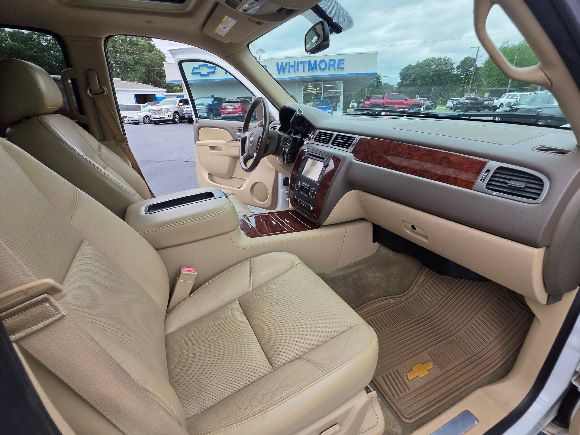 Used 2014 Chevrolet Suburban LTZ AWD/4WD image 12