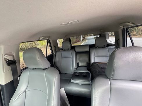 Used 2016 Toyota 4Runner SR5 AWD/4WD image 16