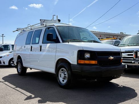 Used 2016 Chevrolet Express 2500 RWD image 3