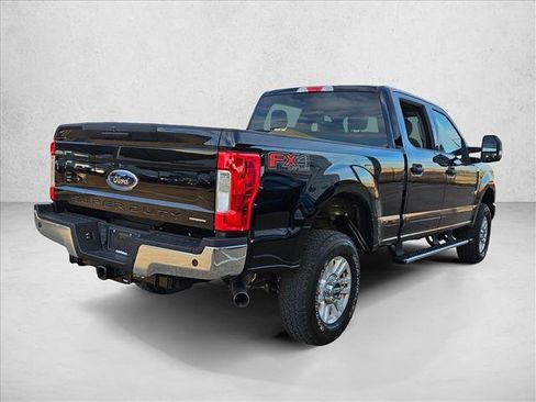 Used 2017 Ford F250 XLT w/ XLT Value Package image 5