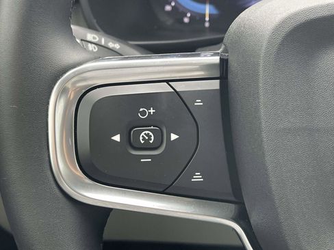 Certified 2023 Volvo XC40 B5 Ultimate w/ Climate Package image 21