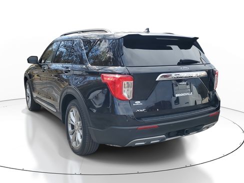 Used 2023 Ford Explorer XLT w/ Equipment Group 202A image 4