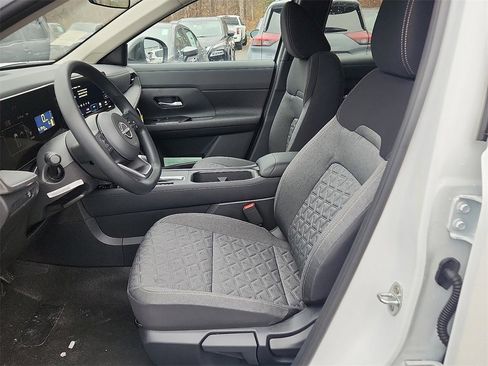 New 2026 Nissan Kicks SV image 6