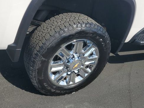 Certified 2024 Chevrolet Silverado 3500 High Country w/ Technology Package AWD/4WD image 5