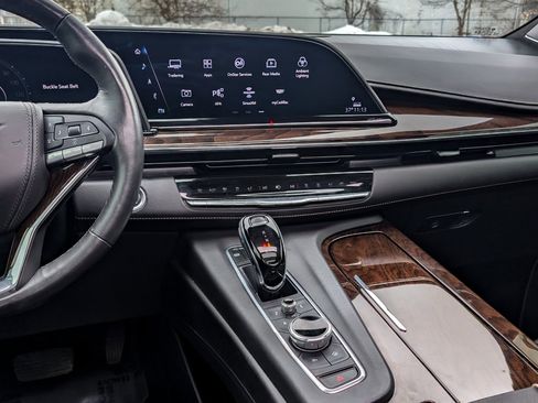 Used 2022 Cadillac Escalade ESV Sport Platinum w/ LPO, ONYX Package image 21