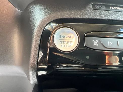 Certified 2023 Ford Escape Platinum AWD/4WD image 31