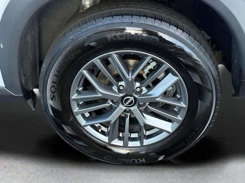 Used 2024 Nissan Rogue S image 3