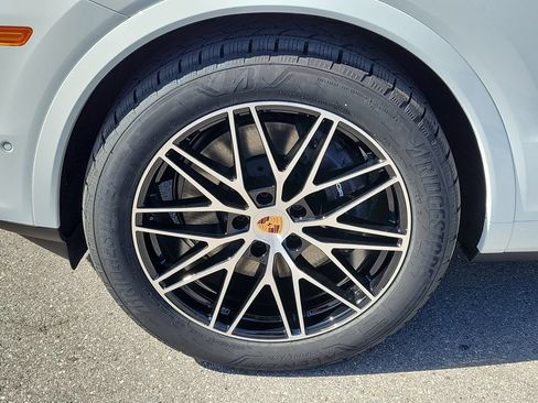 New 2026 Porsche Cayenne AWD/4WD image 12