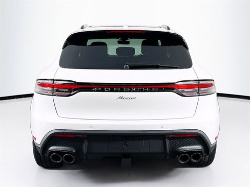 Certified 2025 Porsche Macan Base image 6
