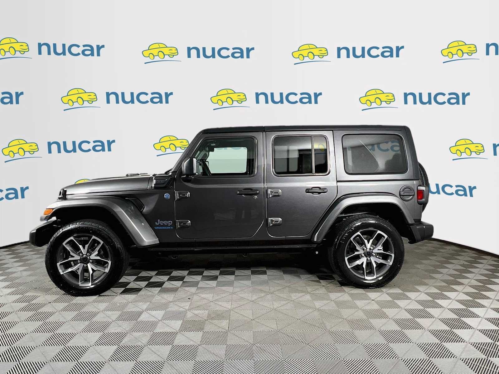 Used 2024 Jeep Wrangler Unlimited AWD/4WD image 4