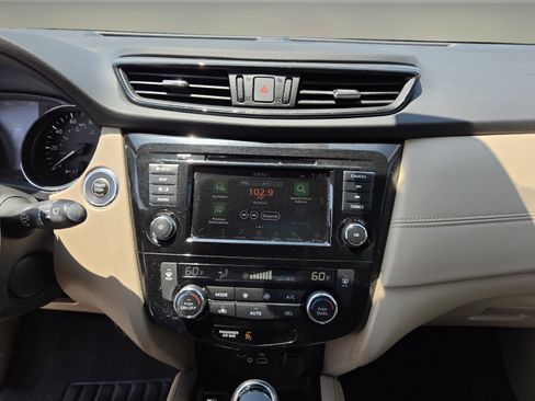 Used 2019 Nissan Rogue SL w/ Premium Package FWD image 15