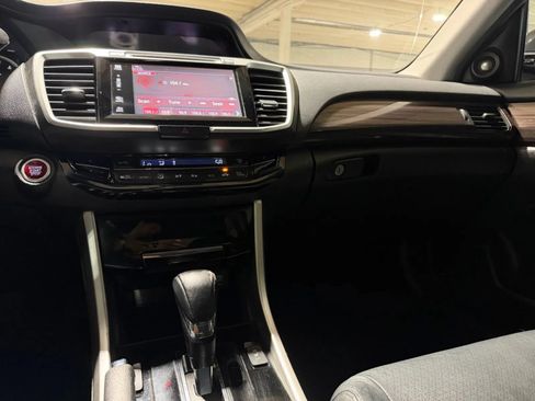 Used 2017 Honda Accord EX-L image 15