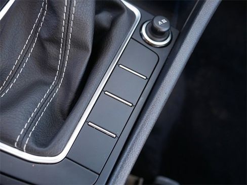 Certified 2024 Volkswagen Jetta SE image 34