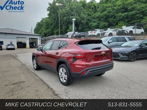 Used 2024 Chevrolet Trax LS FWD image 3
