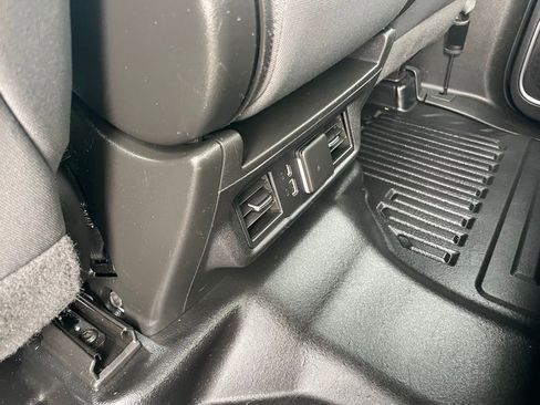 Used 2023 Chevrolet Silverado 1500 LT AWD/4WD image 23