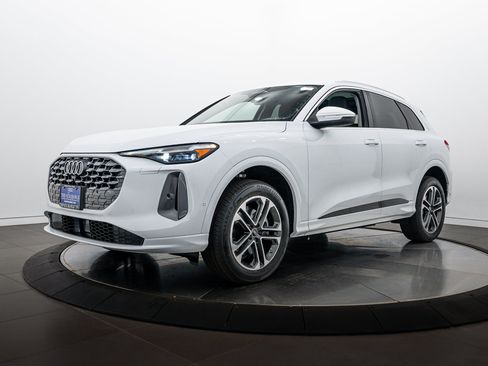 Used 2025 Audi Q5 Premium Plus w/ Premium Plus AWD/4WD image 7