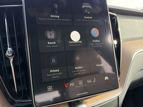 New 2026 Volvo XC60 B5 Plus w/ Protection Package Premier image 24