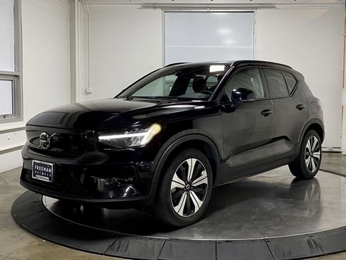 Used 2023 Volvo XC40 Recharge Plus AWD/4WD image 4