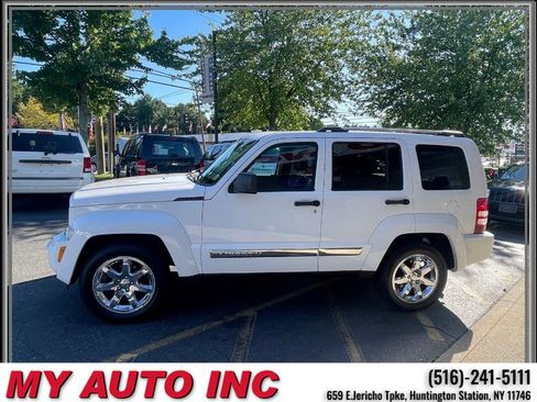 Used 2012 Jeep Liberty Limited w/ Tire & Wheel Group image 7