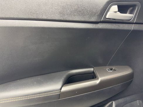 Used 2020 Kia Sportage LX image 39