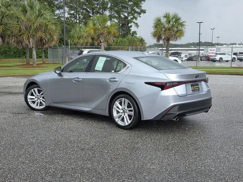 Used 2025 Lexus IS 300 w/ Comfort Package RWD image 4