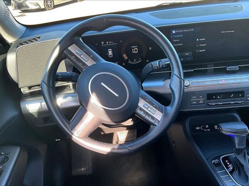 Used 2025 Hyundai Kona SEL image 6