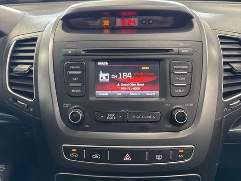 Used 2015 Kia Sorento LX image 38
