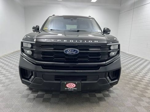 Used 2025 Ford Expedition Active AWD/4WD image 3