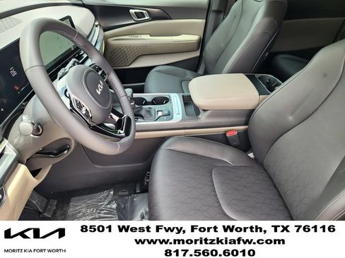 New 2026 Kia Carnival FWD image 9