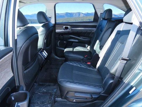 Used 2022 Kia Sorento SX Prestige image 18