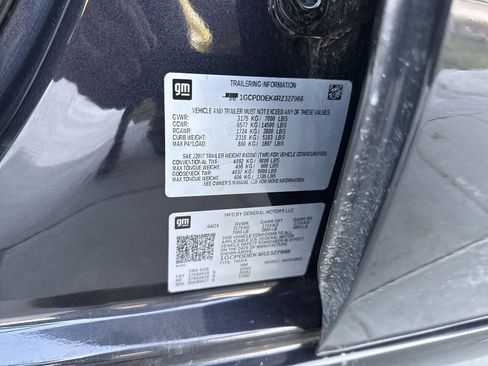 Used 2024 Chevrolet Silverado 1500 LT AWD/4WD image 33