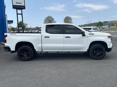 Used 2024 Chevrolet Silverado 1500 LT Trail Boss w/ Protection Package AWD/4WD image 2