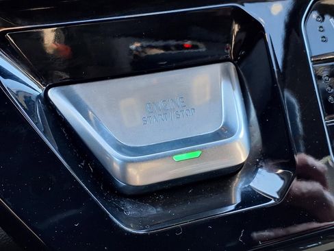 Used 2024 GMC Sierra 1500 AT4X image 13