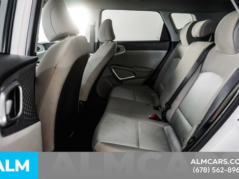 Used 2025 Kia Soul LX image 17