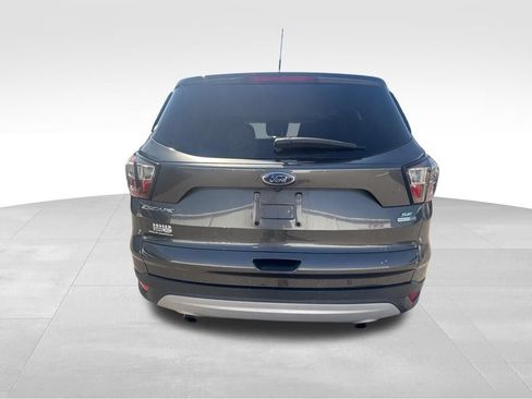 Used 2017 Ford Escape SE w/ SE Cold Weather Package AWD/4WD image 5