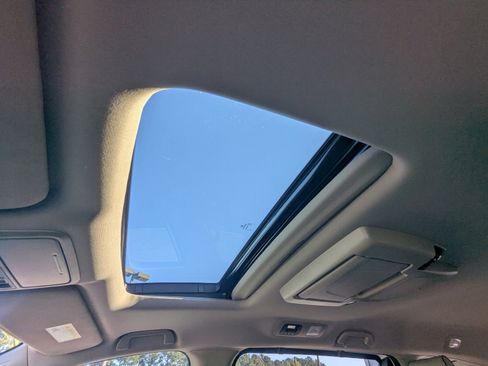 Used 2024 Honda Odyssey Elite image 27