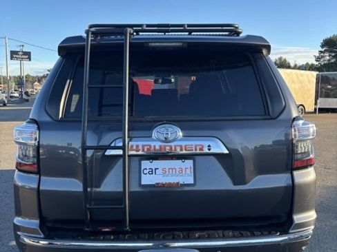 Used 2017 Toyota 4Runner Limited image 6