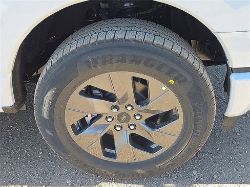 New 2025 Ford F150 Lightning Flash image 7