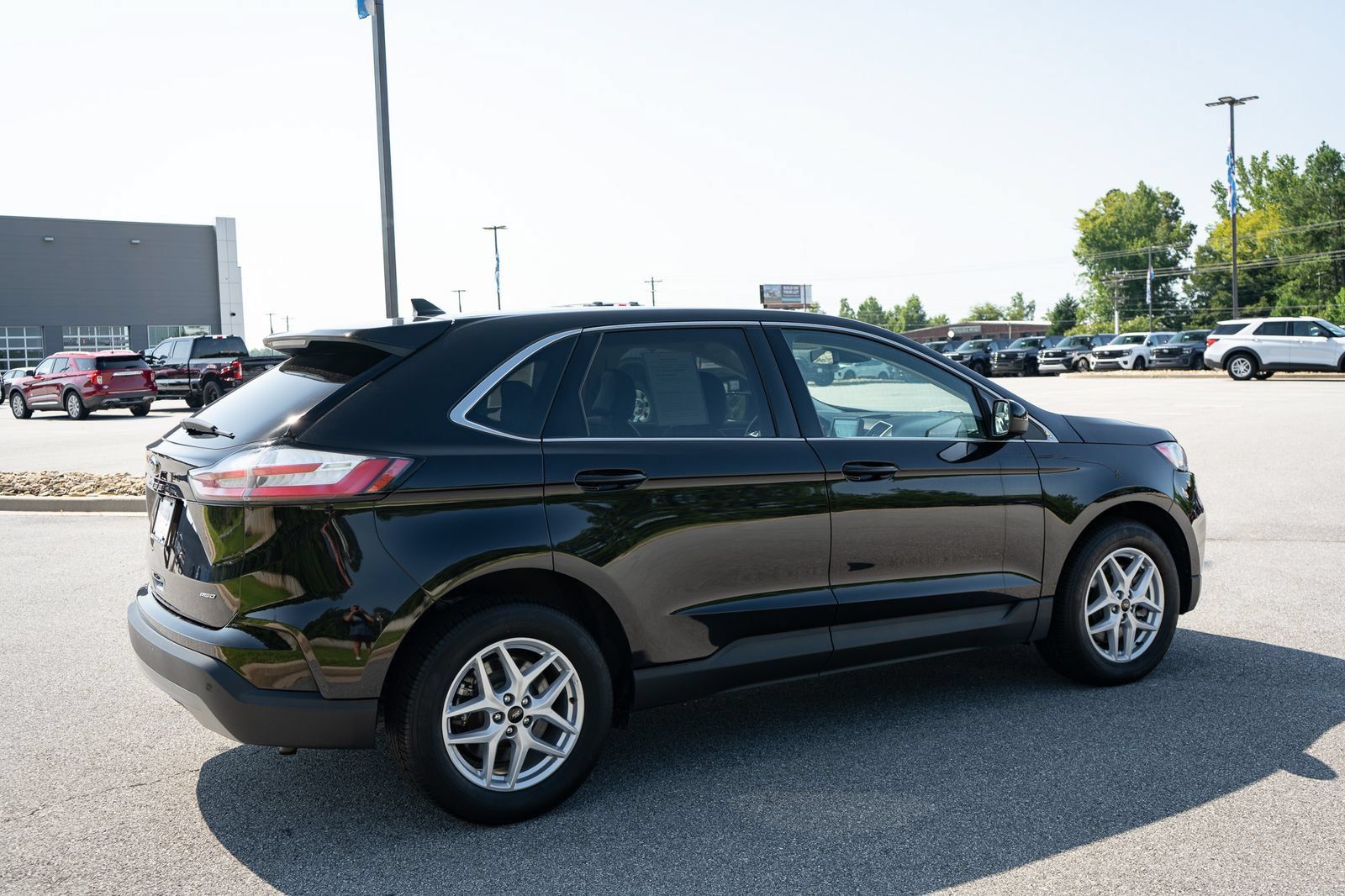 Used 2024 Ford Edge SEL AWD/4WD image 10