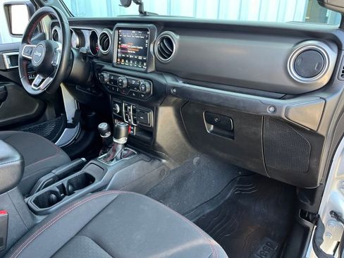 Used 2022 Jeep Gladiator Rubicon AWD/4WD image 36
