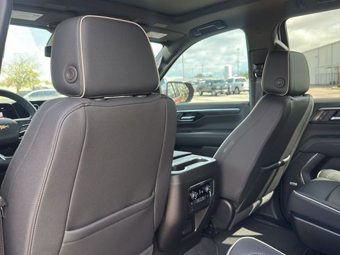 Used 2025 Chevrolet Tahoe Premier w/ Sun And Tow Package image 18