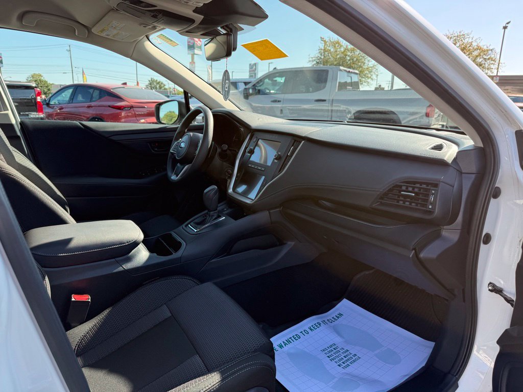 Used 2025 Subaru Outback AWD/4WD image 19