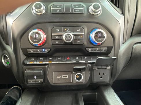 Used 2020 GMC Sierra 1500 SLT w/ SLT Premium Plus Package RWD image 49