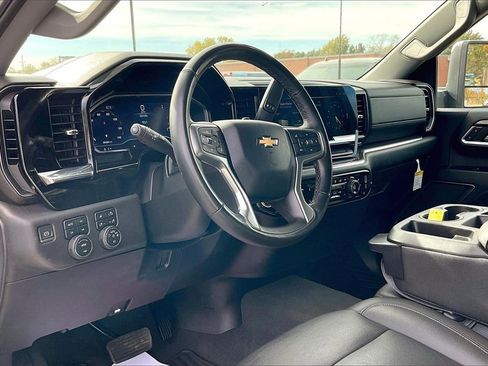 Used 2024 Chevrolet Silverado 2500 LTZ image 37