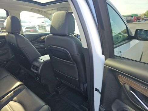 Used 2022 GMC Terrain Denali image 18