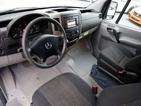 Used 2018 Mercedes-Benz Sprinter 2500 image 4
