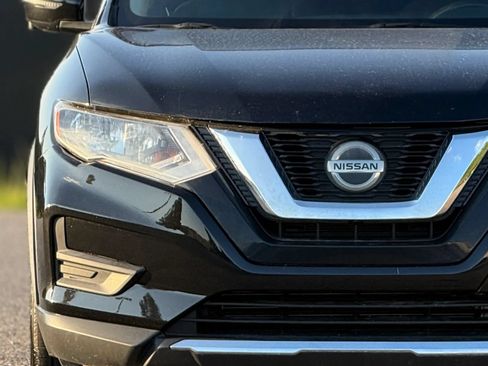 Used 2018 Nissan Rogue SV w/ Sun & Sound Touring Package AWD/4WD image 11
