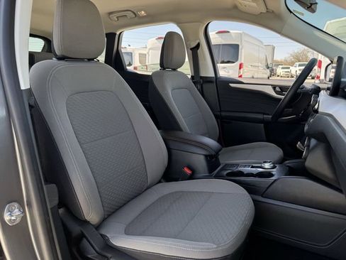 Certified 2022 Ford Escape SE w/ SE Sport Appearance Package image 30